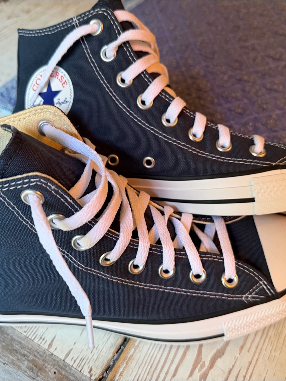BRAND NEW!! Converse High Top Sneakers - Navy and White - Picture 4 of 7